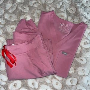 Figs Chalk Pink Scrub Set
